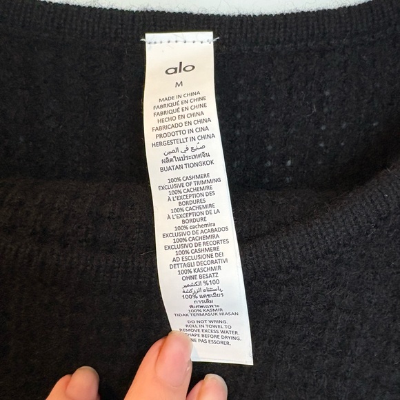NWT - ALO Yoga Black Cashmere Plush Waffle Cropped Long Sleeve - Picture 6 of 8